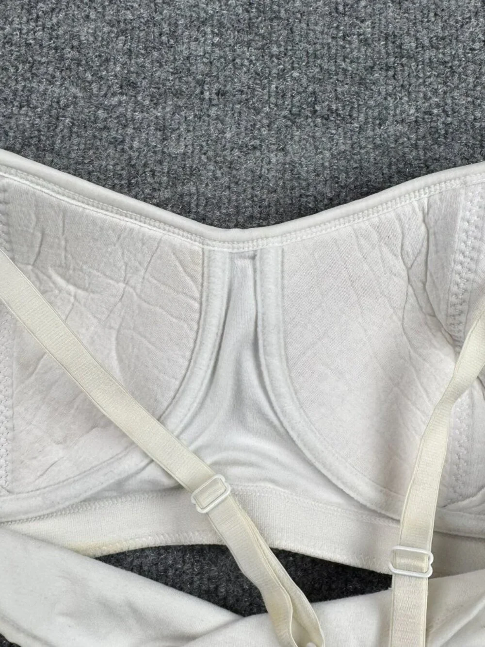 Oh Baby by Motherhood Nursing Bra Size M White Non-Wired Light Support Sports